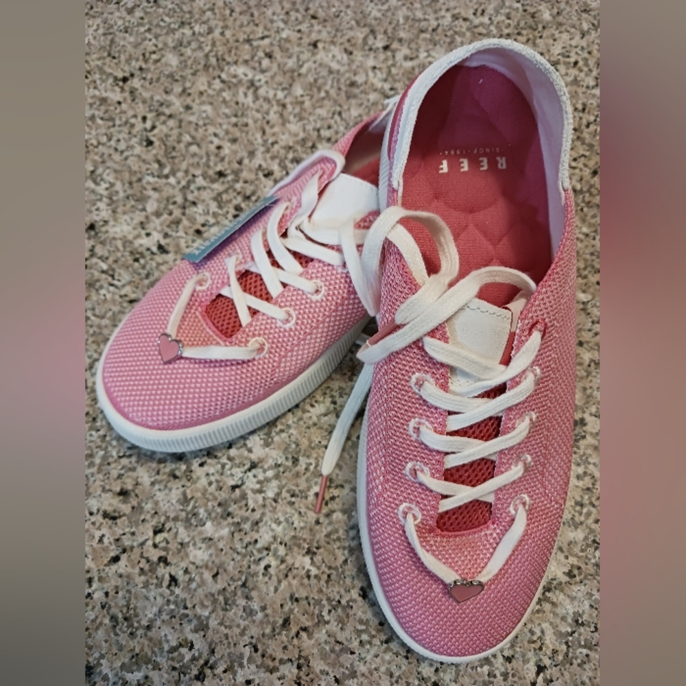 Reef Women's Pink Lace-Up Sneakers